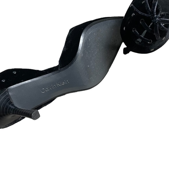 Calvin Klein Black Velvet Hermione Pointed Toe Heels Size 8 - Picture 4 of 5